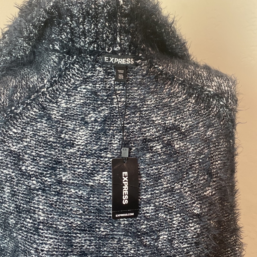 Express Cardigan - Picture 12 of 16